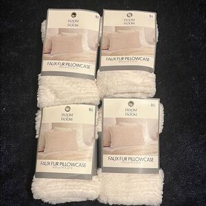 Room Essentials Cream Faux Fur Pillowcase Set